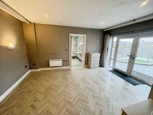 Bedroom- click for photo gallery
